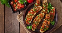 Berenjenas al horno con tomates
