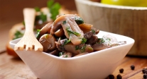 Setas al ajillo con vino blanco